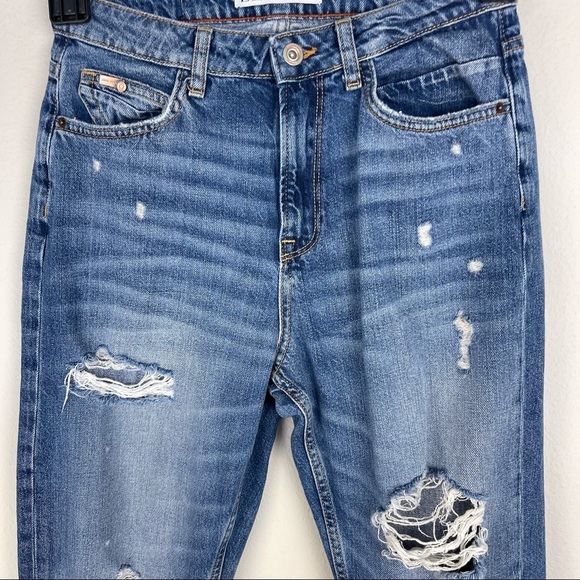 ZARA Highly Distressed MOM JEANS in medium dark wash size USA 00 EUR 32 - Picture 4 of 13